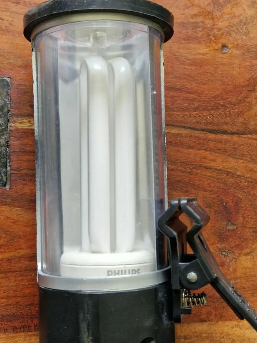 Duett 30 Work Lamp IP44 in Excellent Condition - Image 2