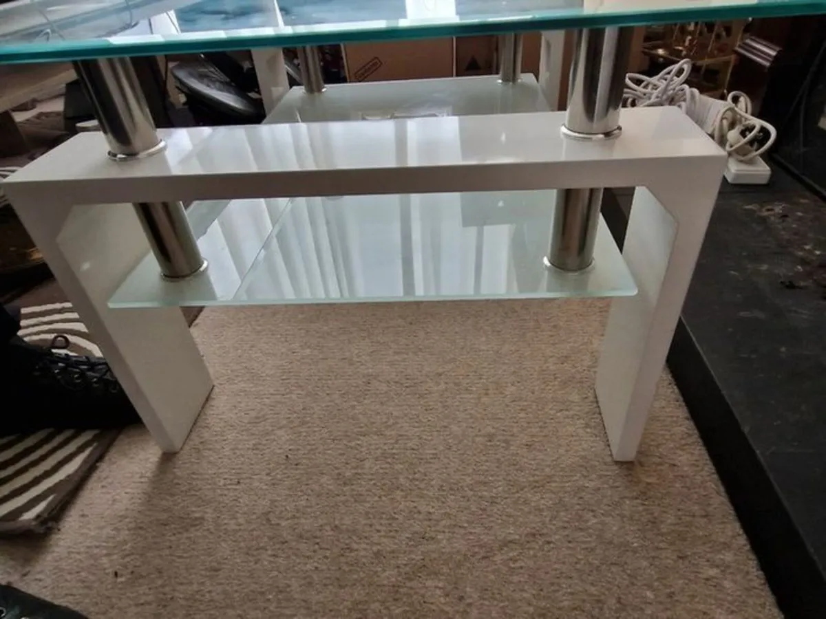 Beautiful Glass Coffee Table - Image 3