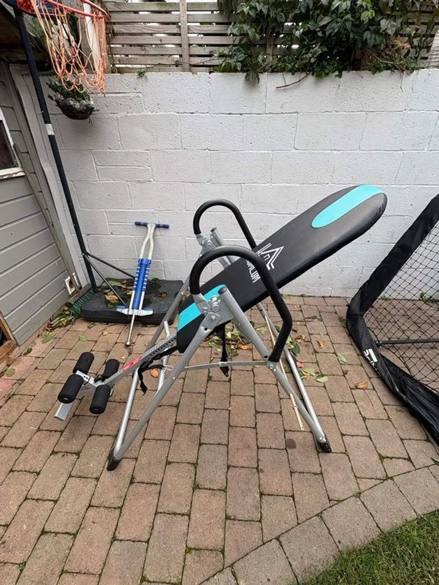 Homcom inversion table - Image 1