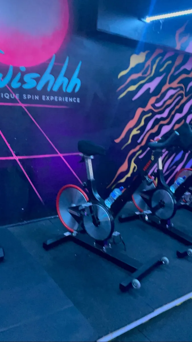 Spin bikes - Image 1