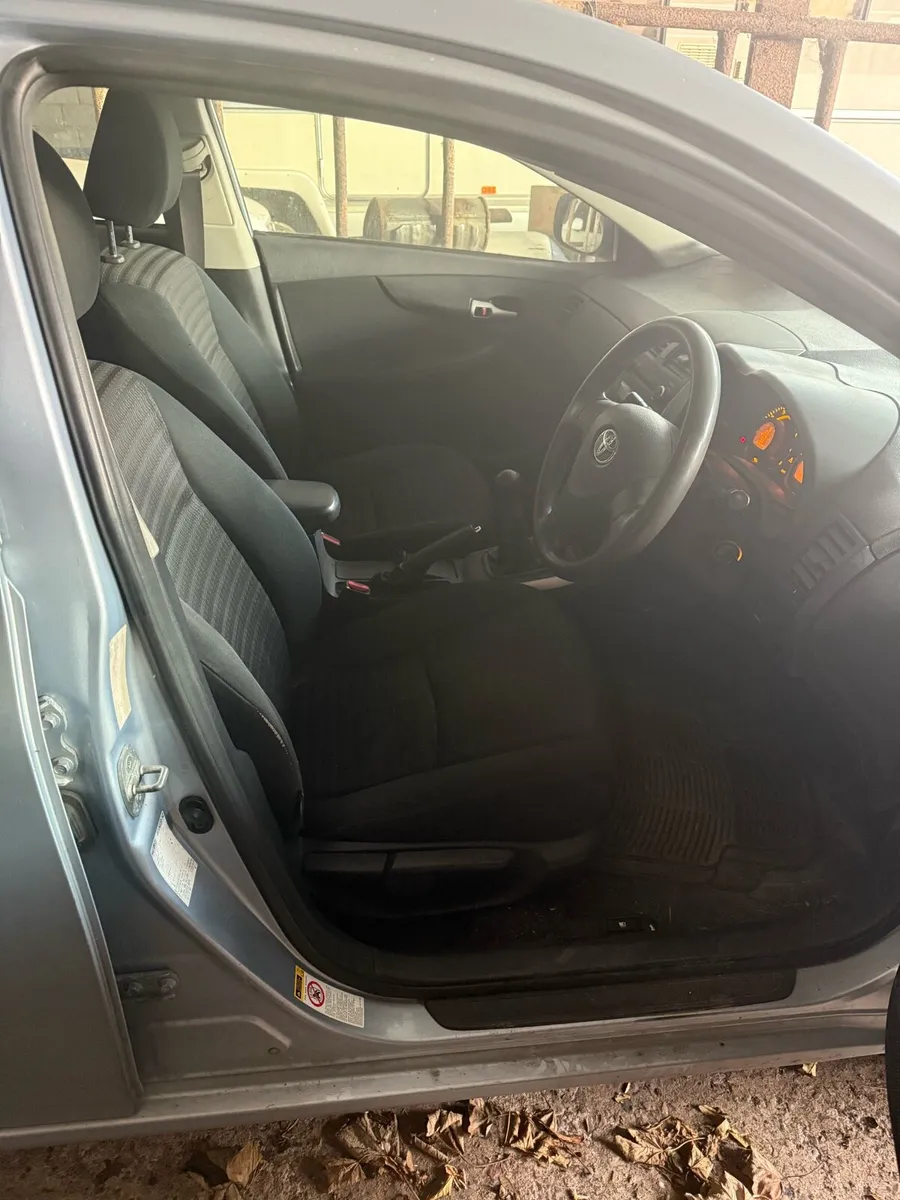 Toyota Corolla - Image 2