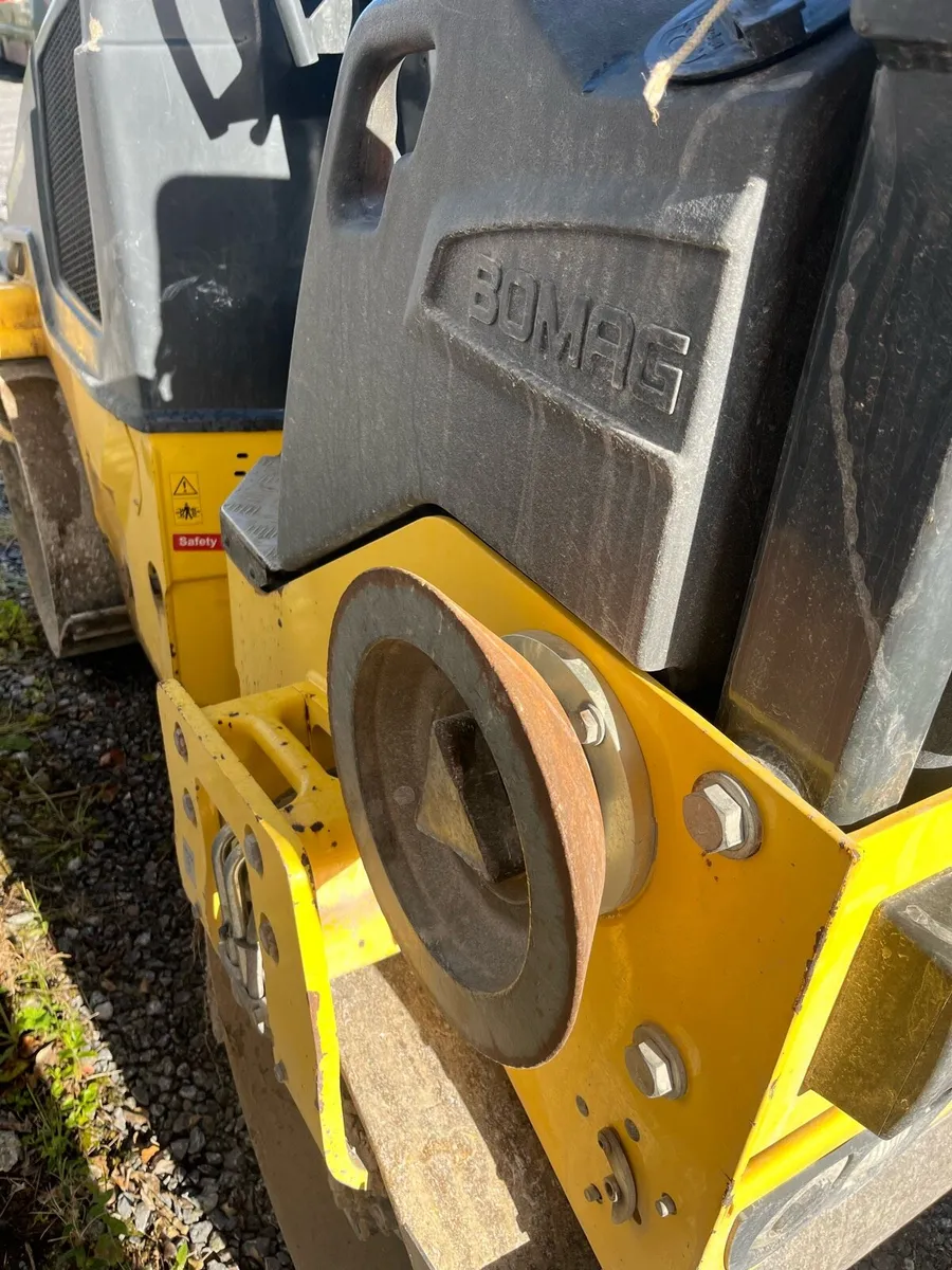 Bomag 120 for hire - Image 2