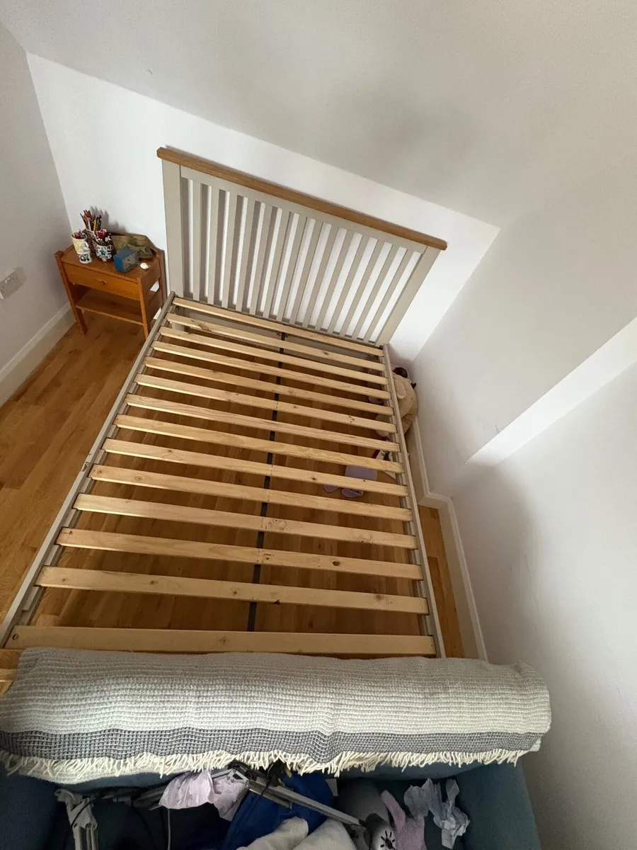 Queen size Bed - Image 1