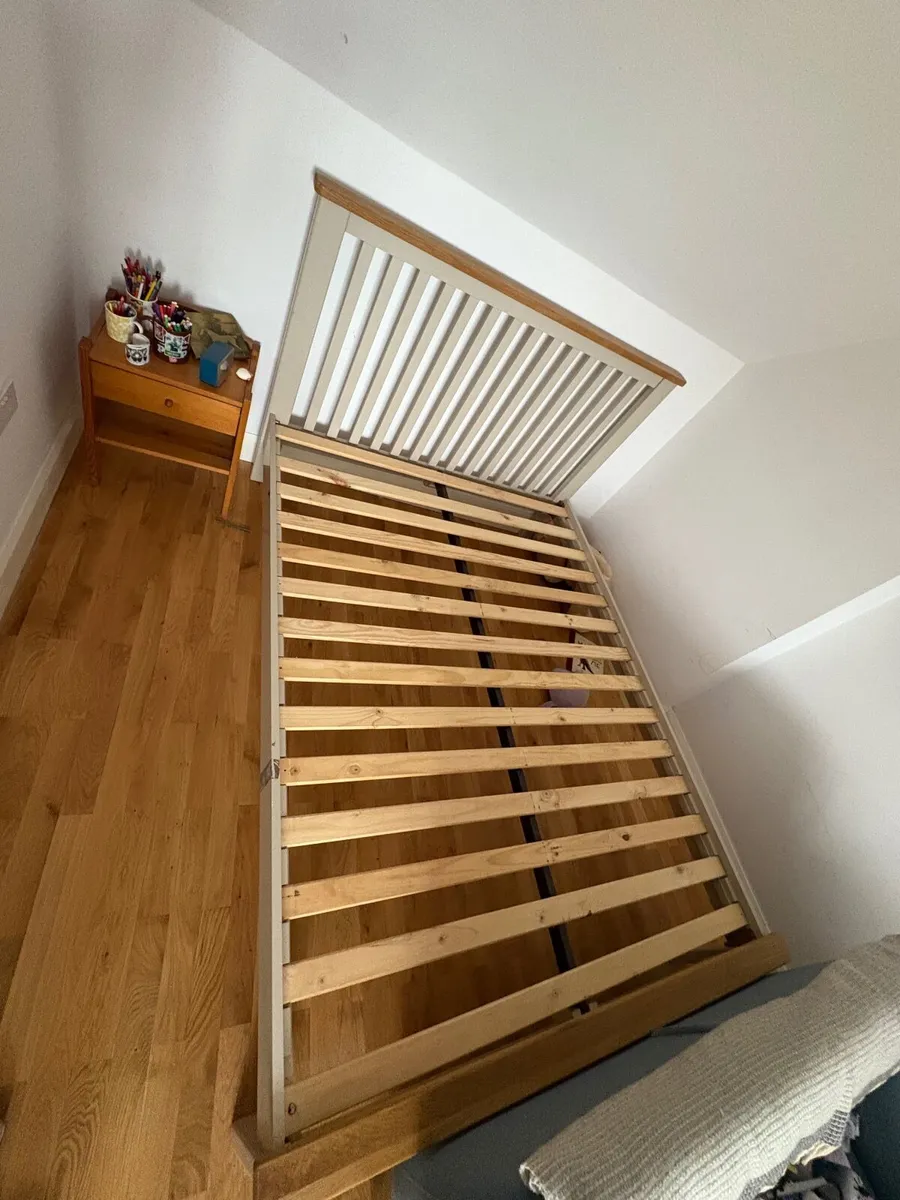 Queen size Bed - Image 4
