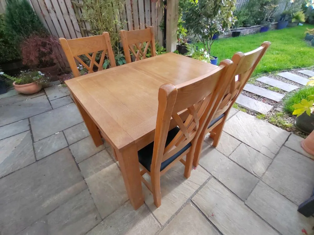 Kitchen dining table - Image 1