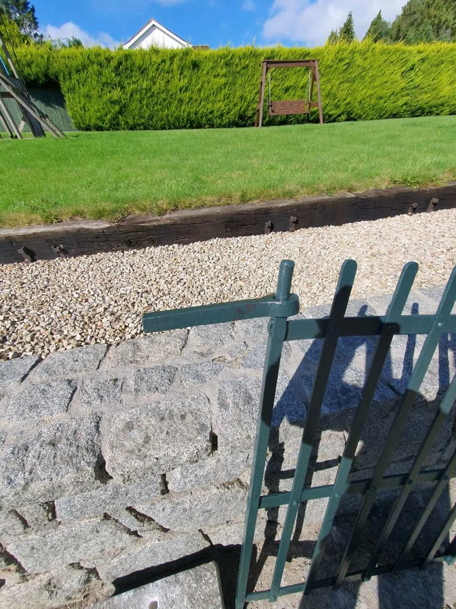 Blacksmith side gate - Image 3