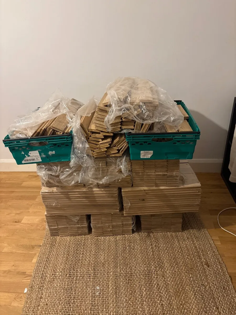 Parquet flooring -Solid Oak- 20 sqr metres - Image 1