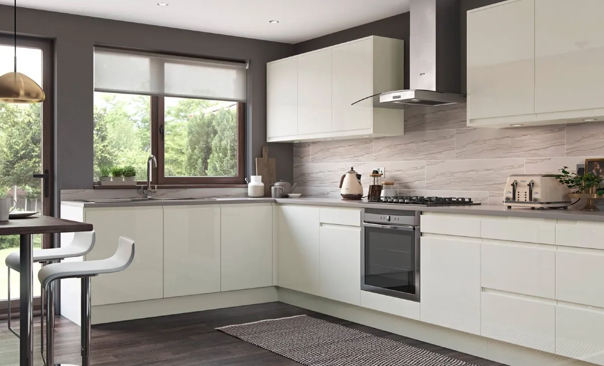 Fitted Kitchens From €6,000 Call For Quotation - Image 4