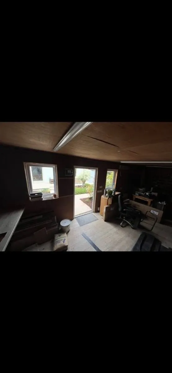 Cabin for sale - Image 2
