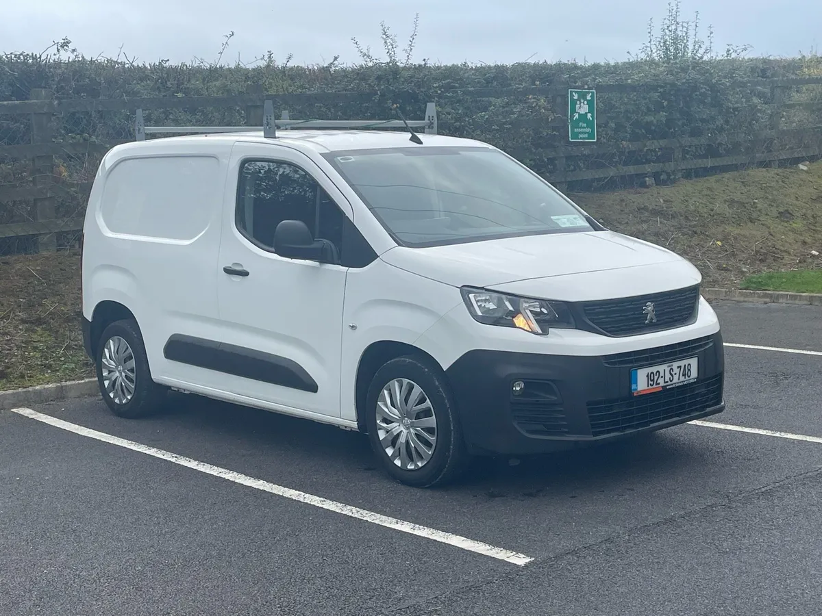 Van - Image 1