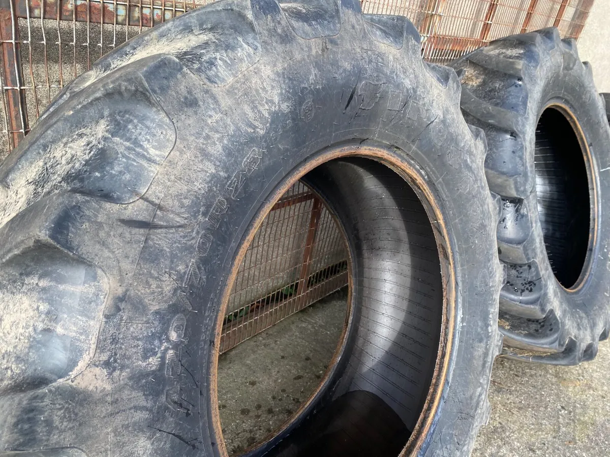 TRACTOR FRONT TYRES 420/70R28 FIRESTONE  RADIALS - Image 2