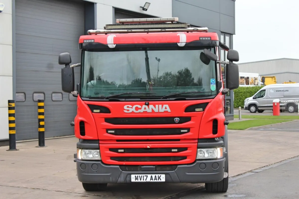 2017 SCANIA P320 6X2 BEAVERTAIL - Image 2