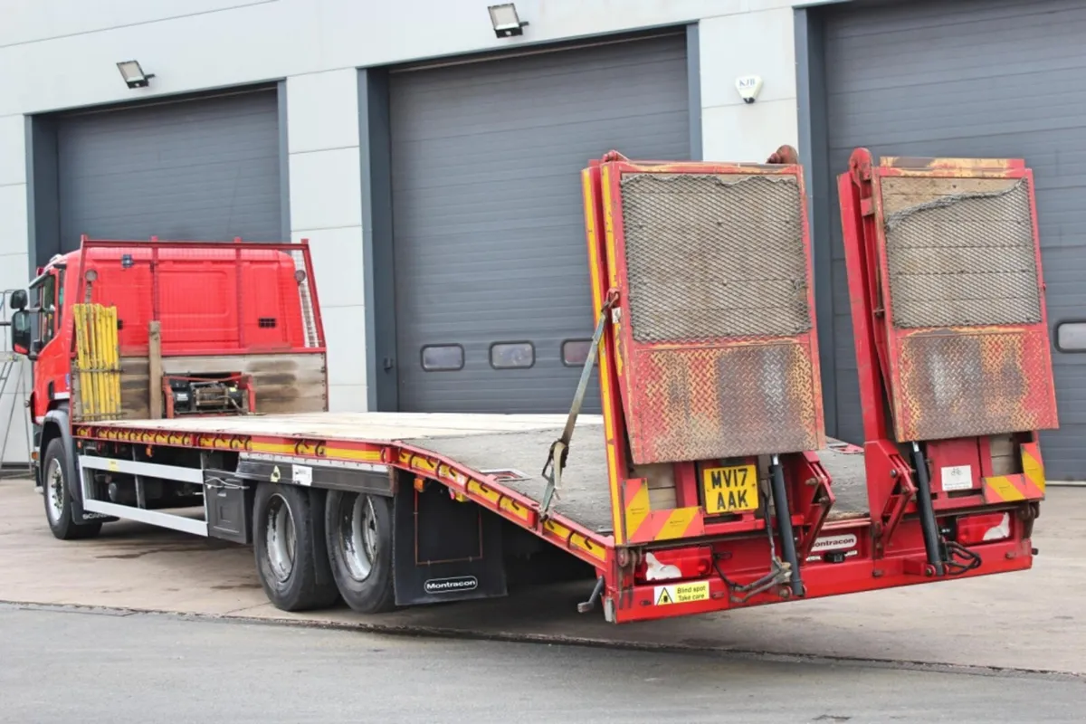 2017 SCANIA P320 6X2 BEAVERTAIL - Image 4