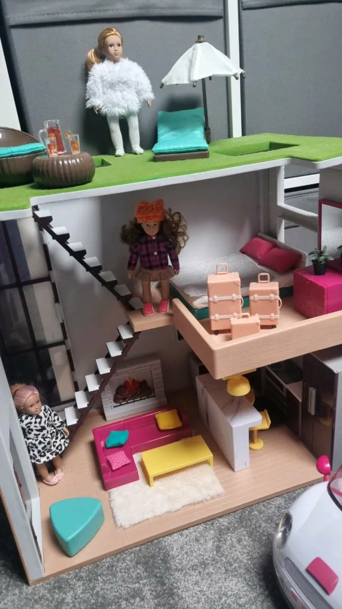Lori Dolls House, Cafe, Glamper, Car and Dolls - Image 3