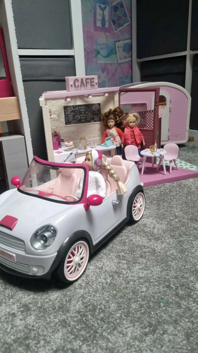 Lori Dolls House, Cafe, Glamper, Car and Dolls - Image 4