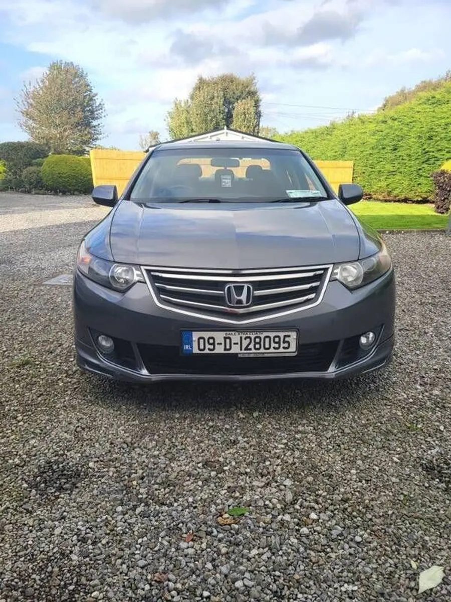 2009 Honda Accord - Image 2