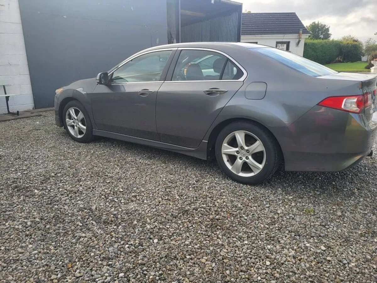 2009 Honda Accord - Image 4
