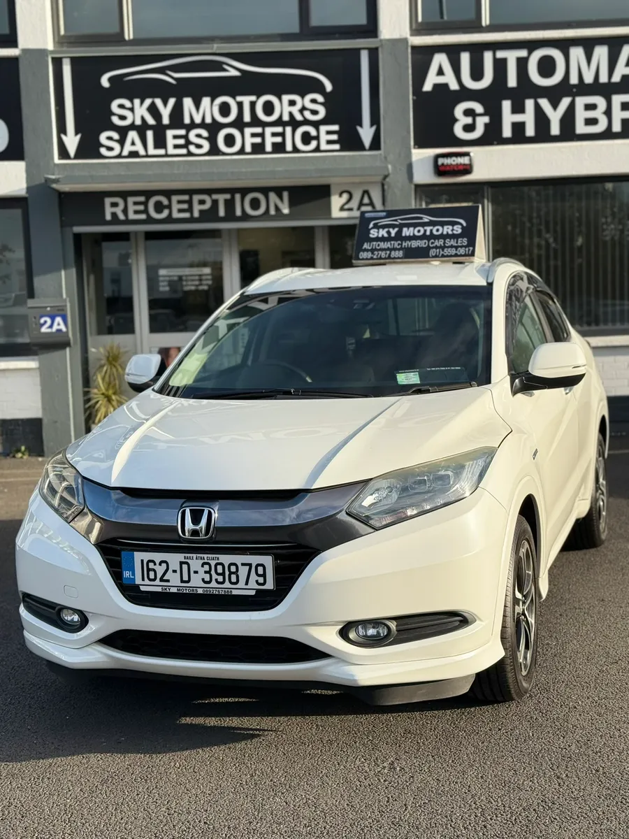 2016 Honda vezel(HR-V)1.5 hybrid, Automatic - Image 2
