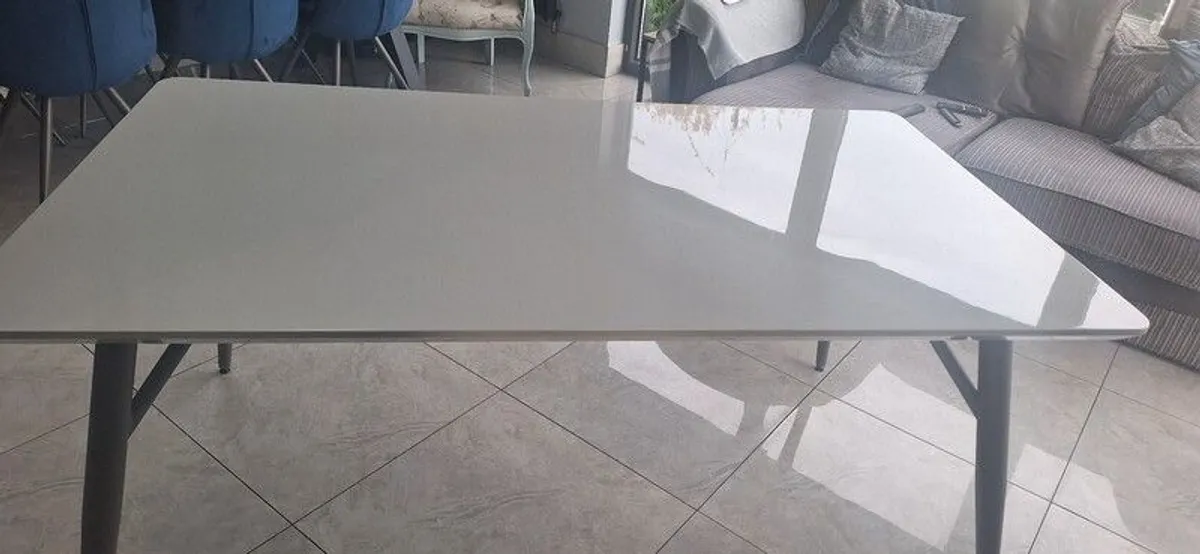 Dining - Image 1