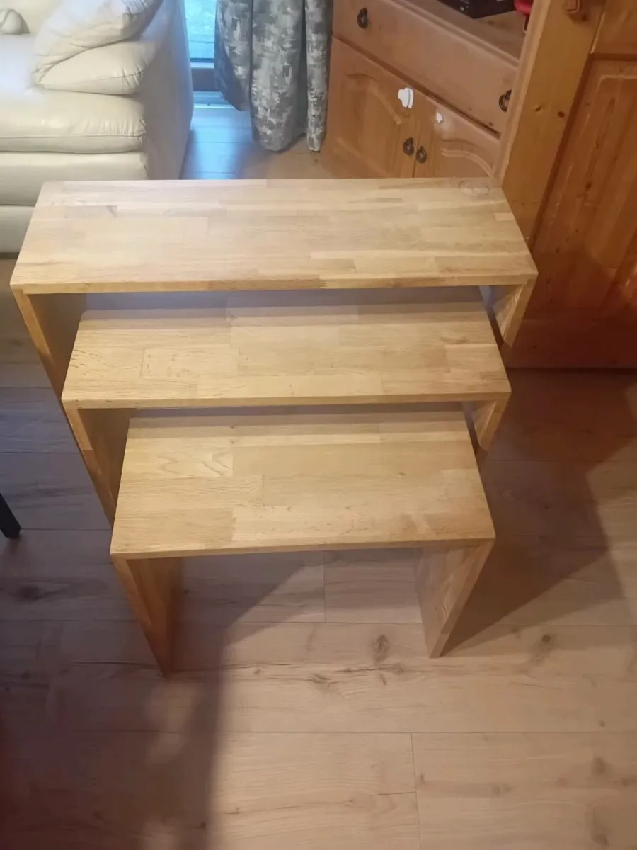 Nest of tables solid wood/oak - Image 1