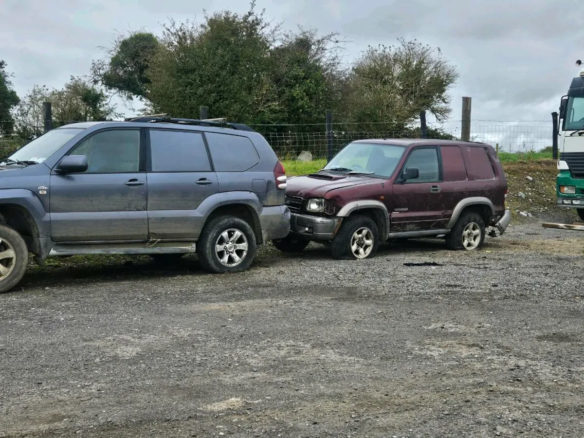 Breaking landcruiser trooper - Image 2