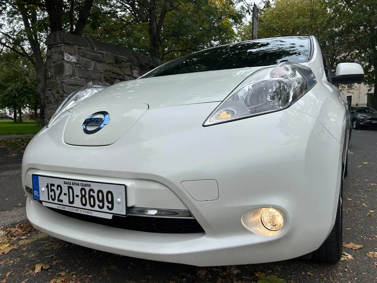 2015 NISSAN LEAF SAT NAV PARKING CAMERA - Image 1