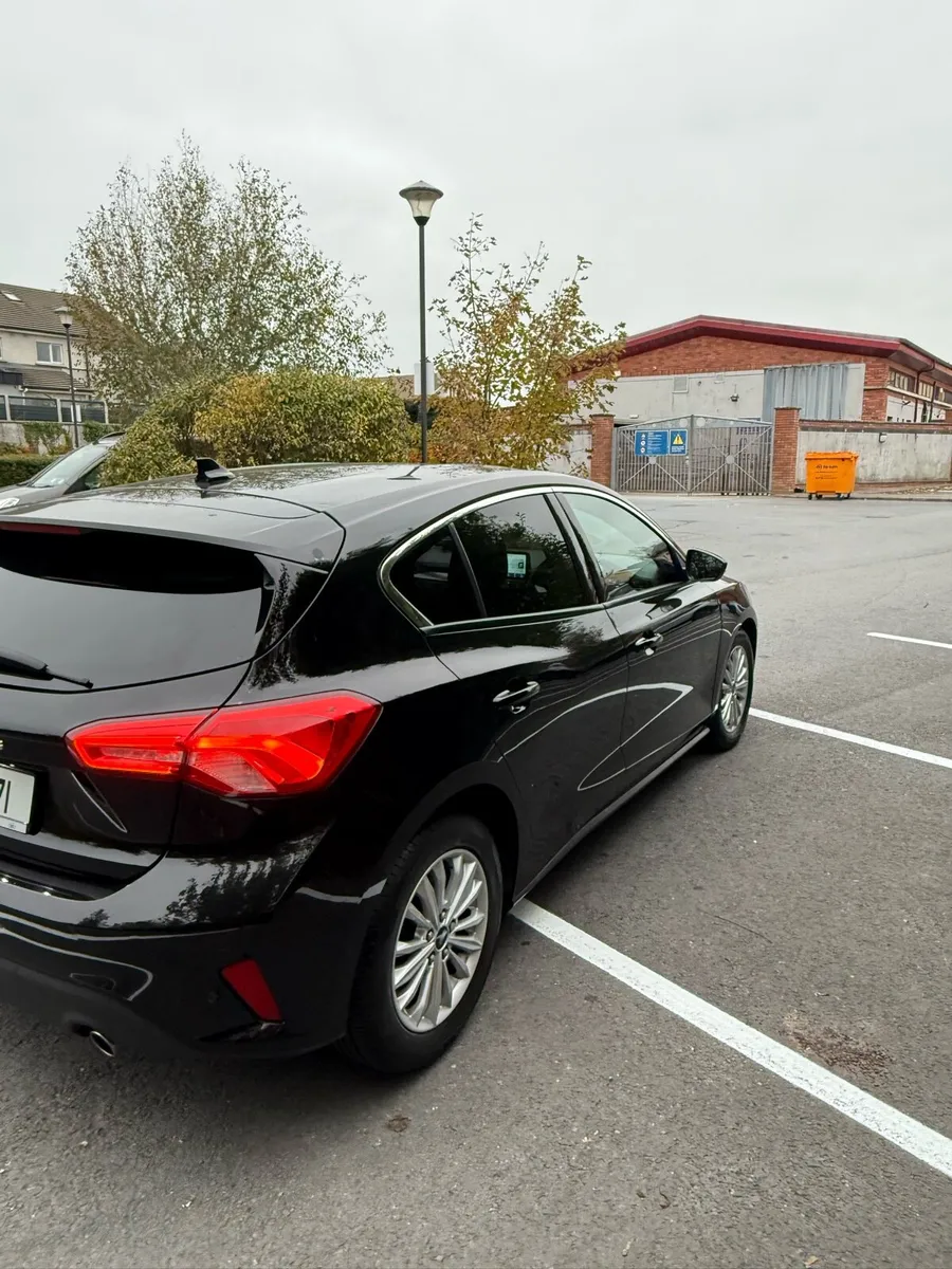 2019 ford focus titanium spotless - Image 4