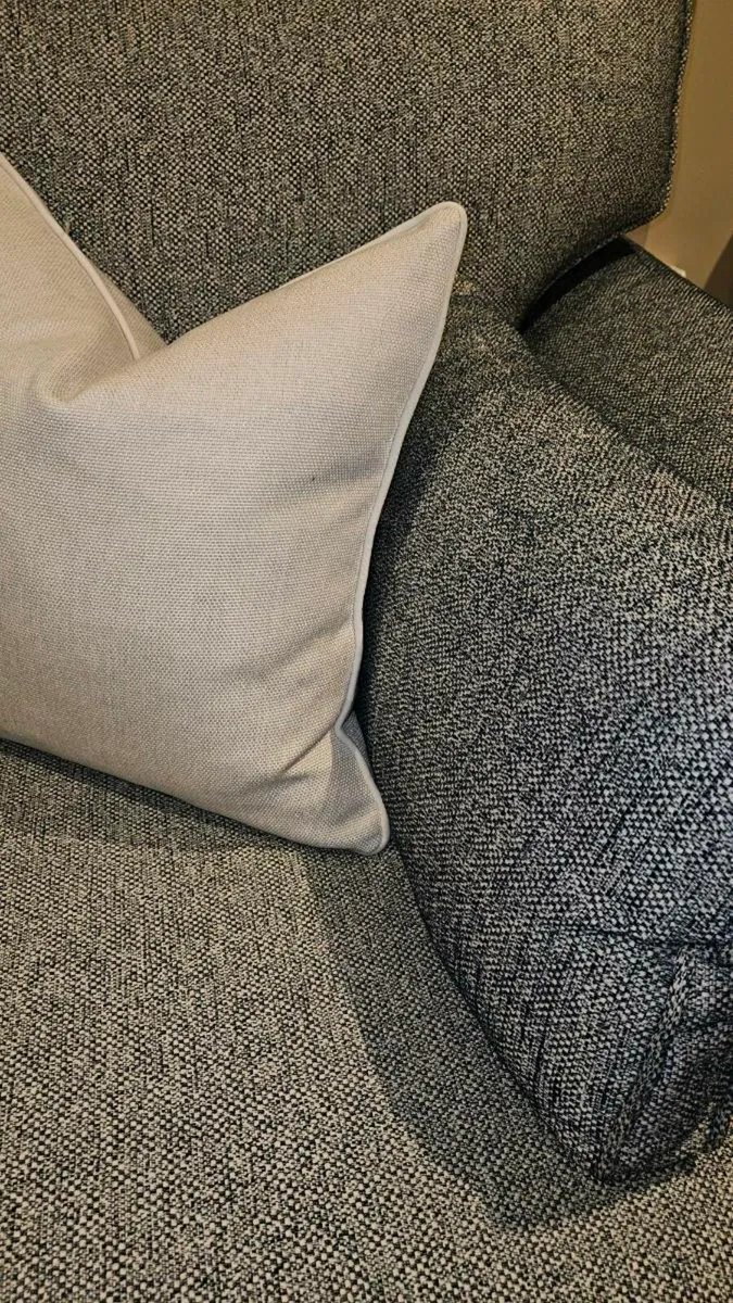 Couch - Image 3
