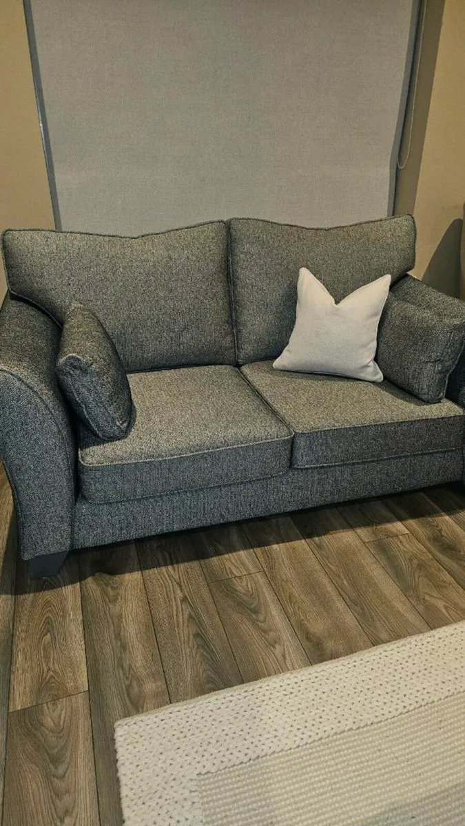 Couch - Image 4