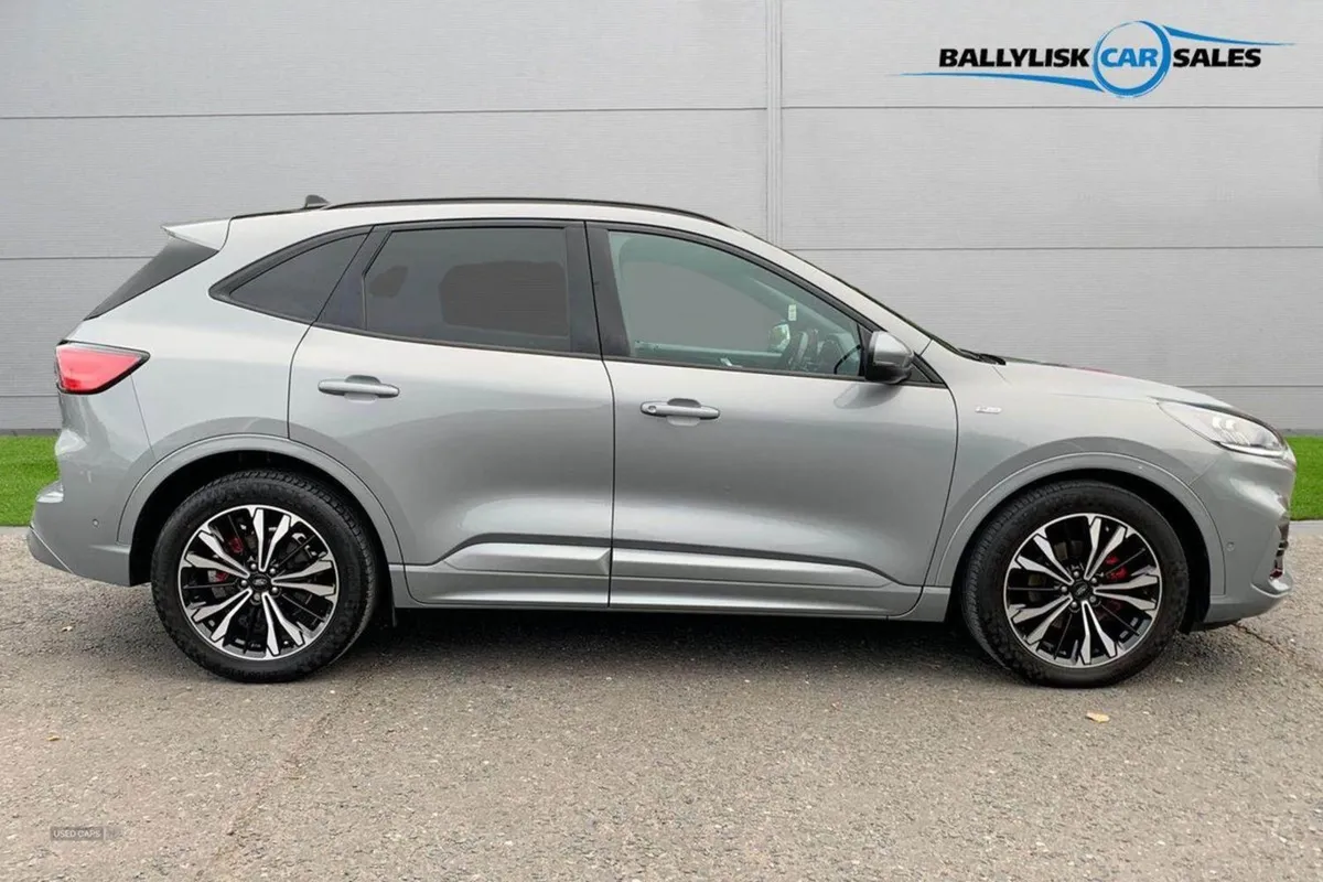 Ford Kuga 1.5 Tdci 120PS St-line X in Solar Silve - Image 3