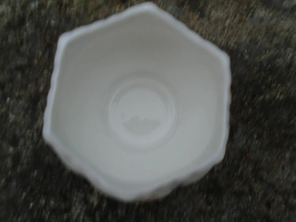 Anysley small bowl, China, collectibles - Image 2