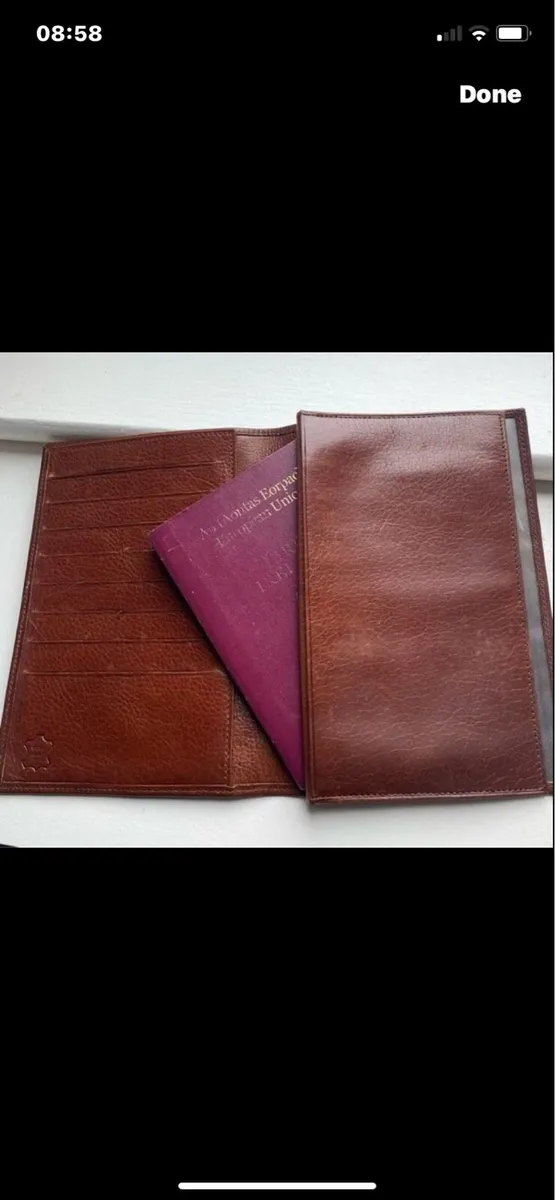 Quality Leather Travel Wallet - Image 1