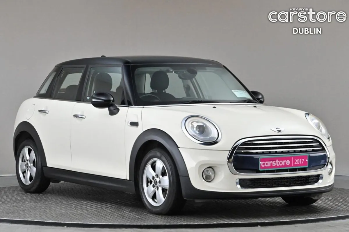 MINI Cooper 1.5 Cooper Auto 5DR  bi-tone Roof - Image 1