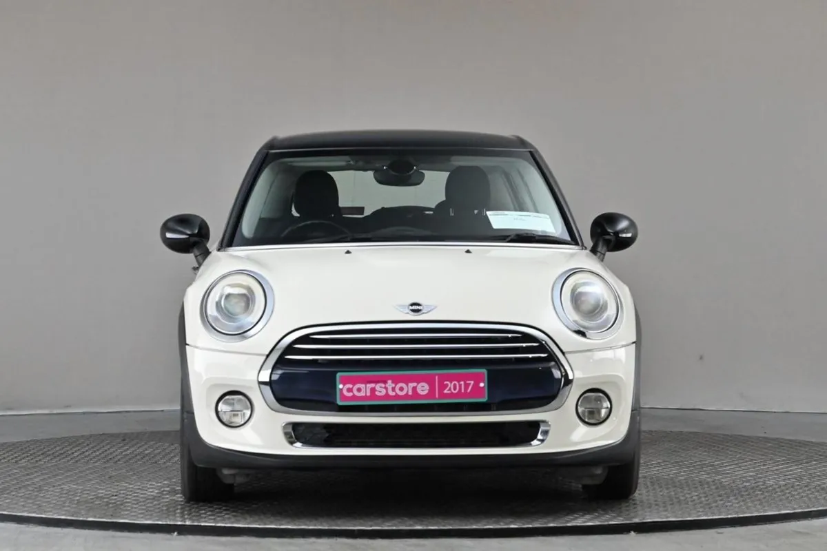 MINI Cooper 1.5 Cooper Auto 5DR  bi-tone Roof - Image 2