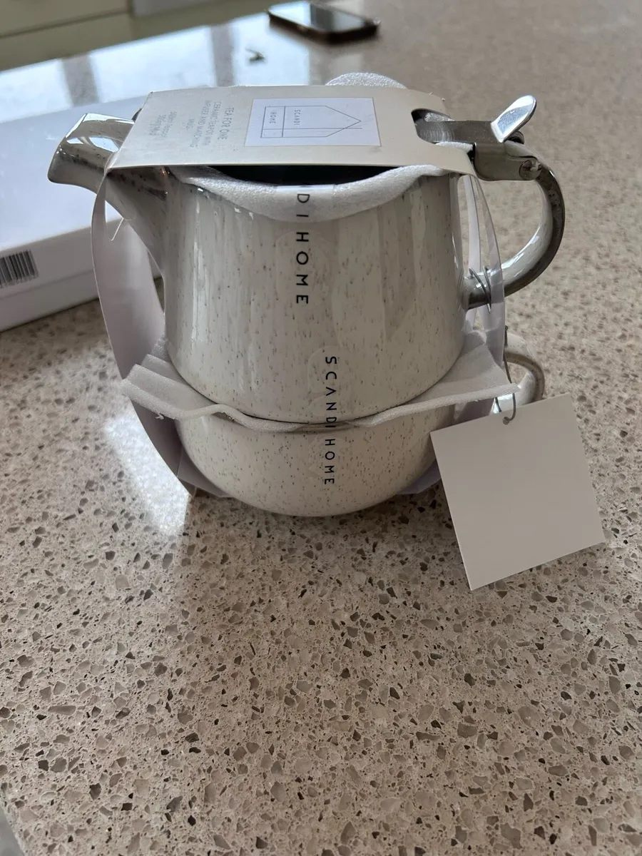 New Teapot and mug - Image 1