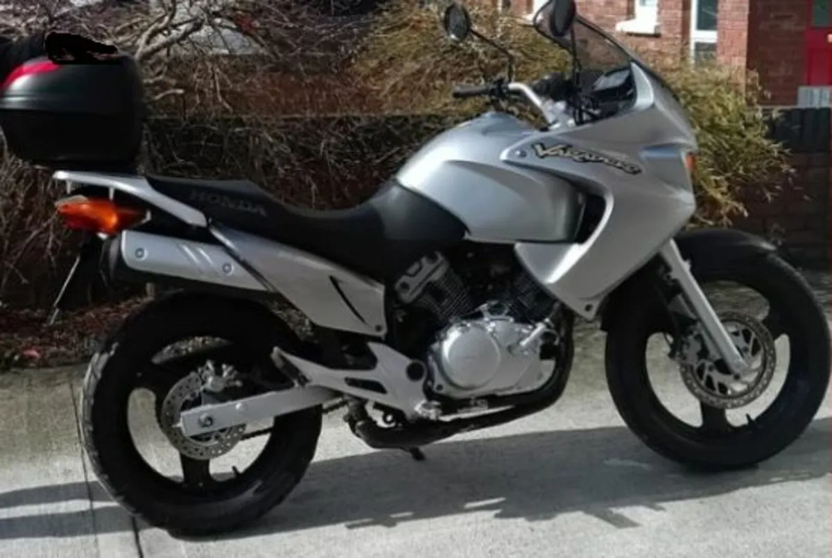 Honda Varadero XL125V - Image 1