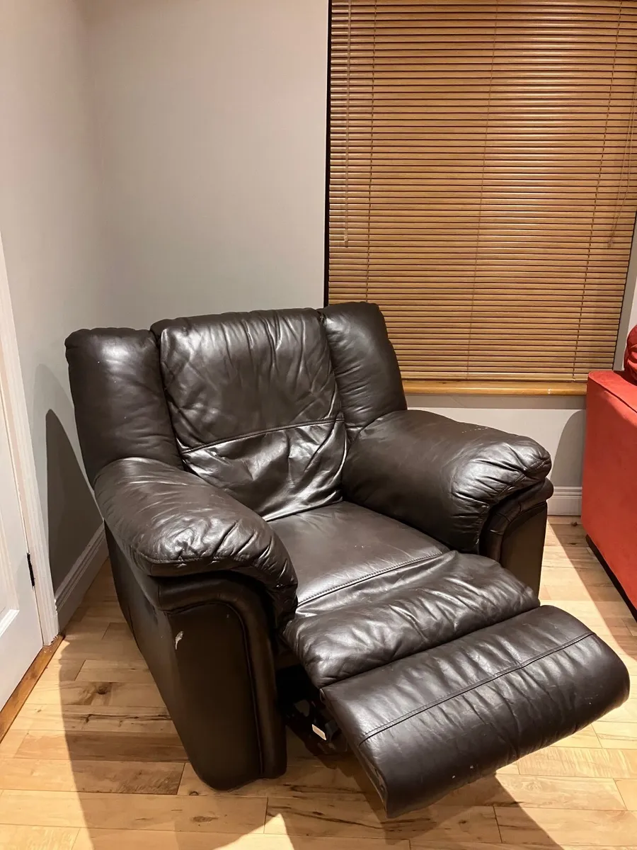 Leather recliner armchair - Image 4