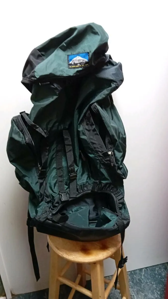 EQUADOR HIKING BACK PACK AS NEW - Image 1