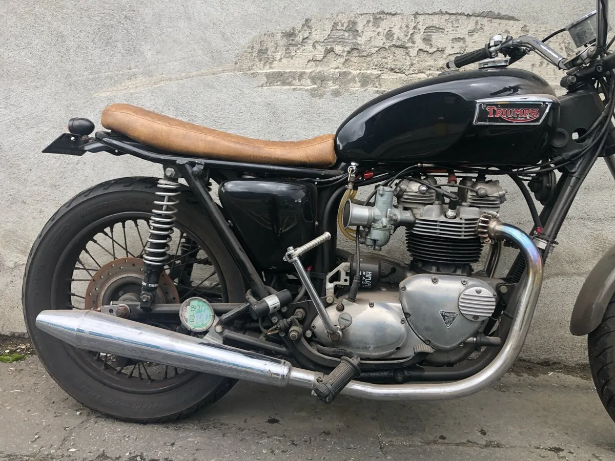Triumph Bonneville T140 Street Tracker - Image 3