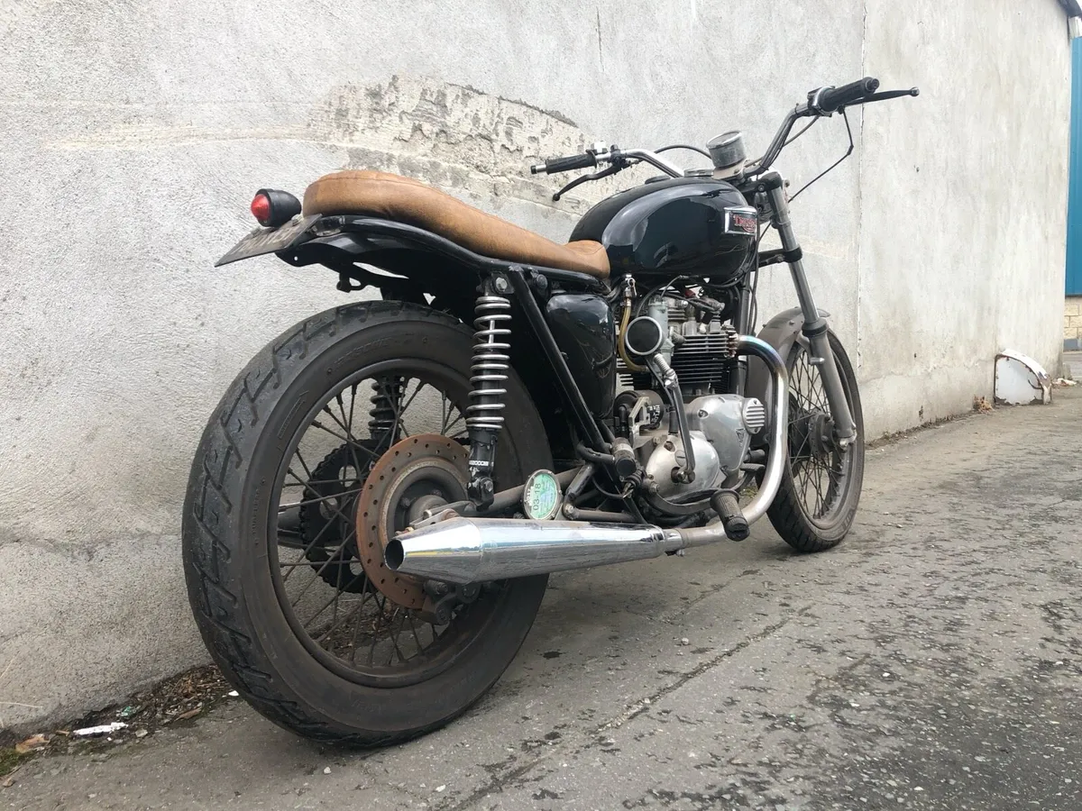 Triumph Bonneville T140 Street Tracker - Image 4