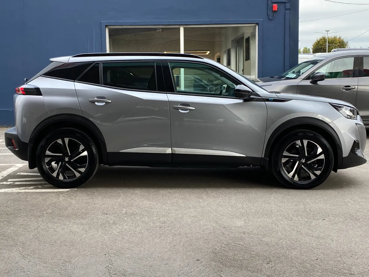 Peugeot 2008 Electric 136bhp (50 kWh) Allure - Image 2