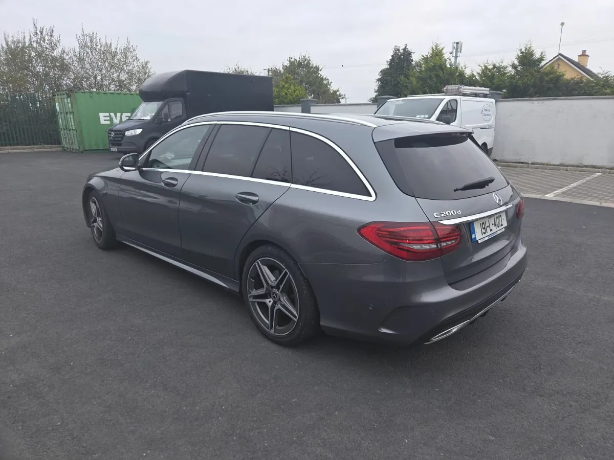Mercedes-Benz C-Class 2019 - Image 3