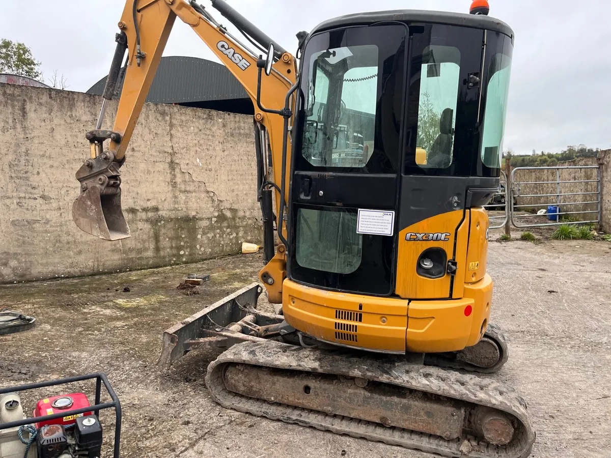 Case cx30 digger - Image 2