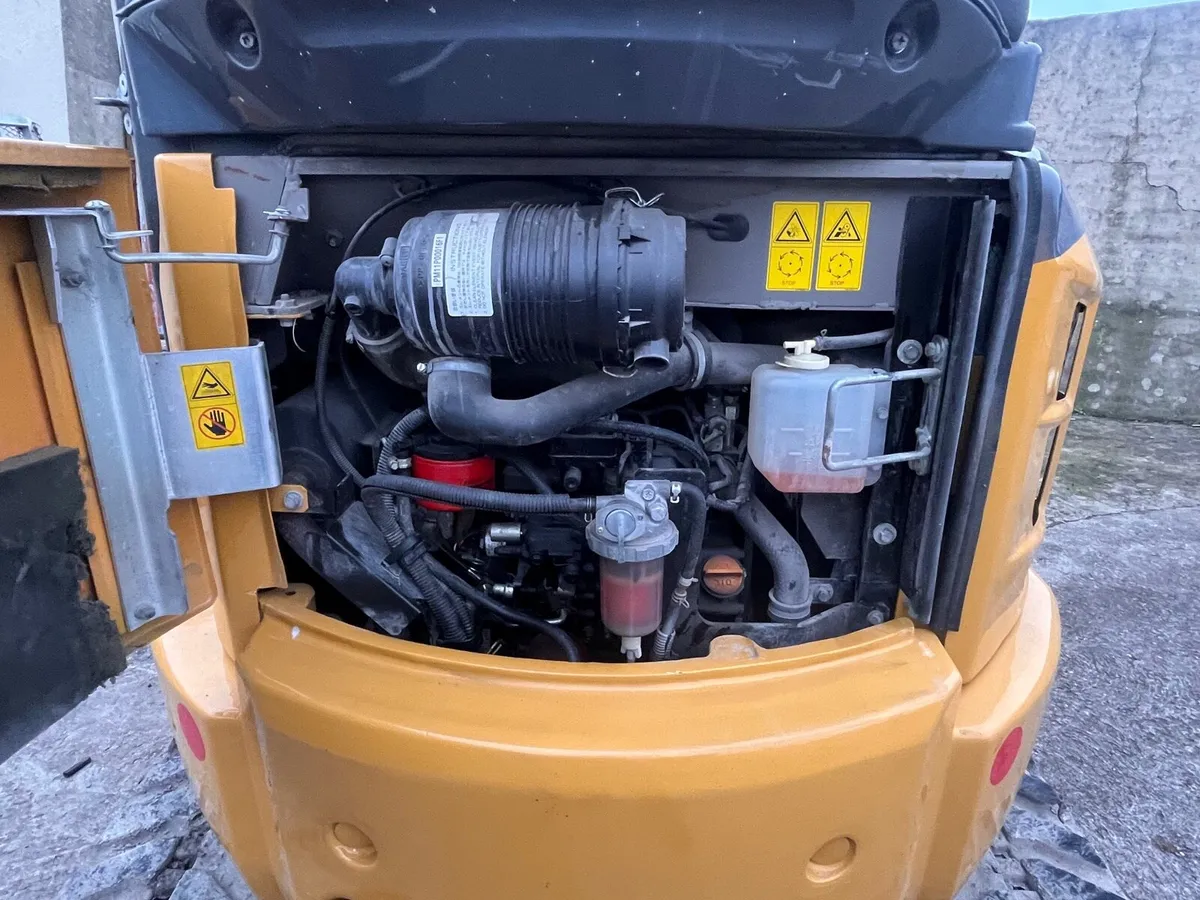 Case cx30 digger - Image 3