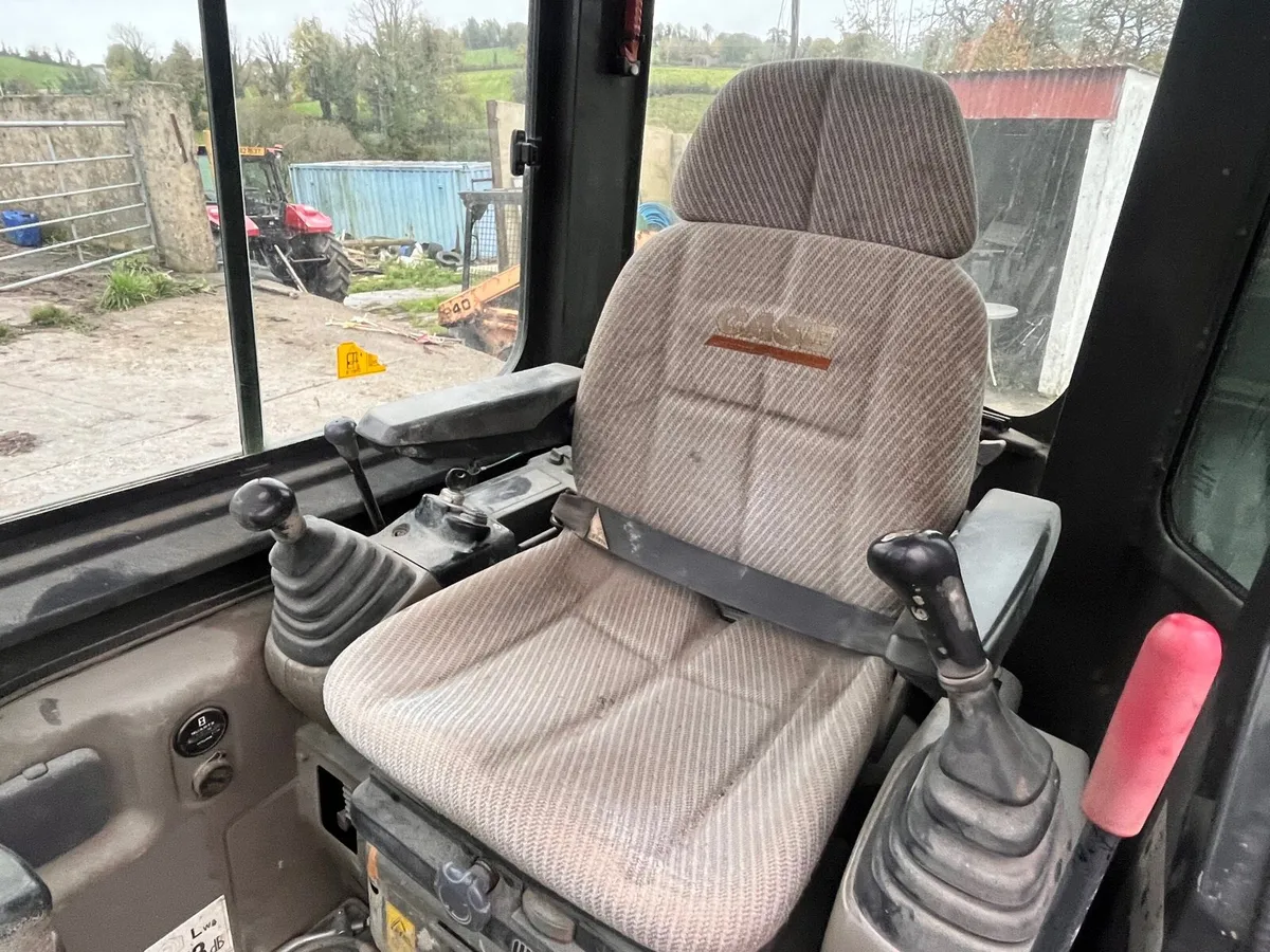Case cx30 digger - Image 4