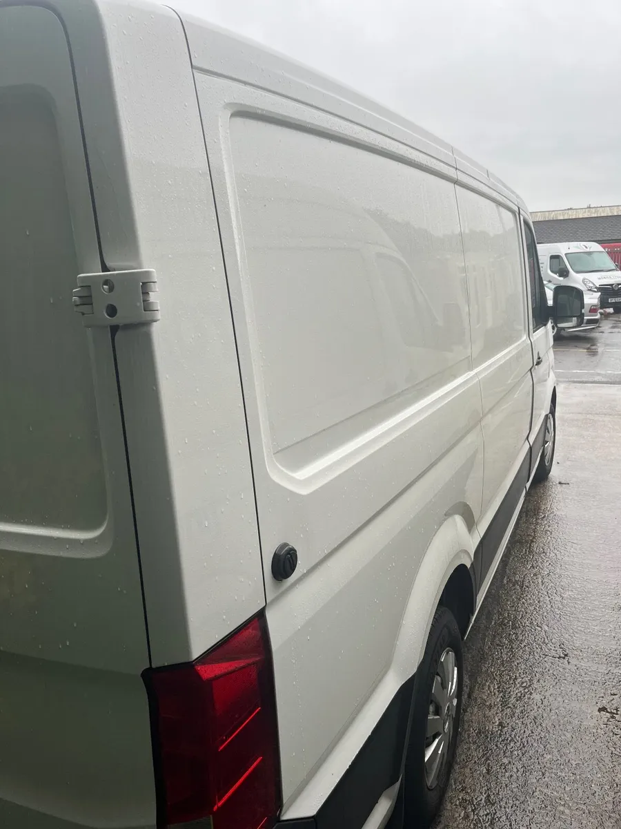 Volkswagen Crafter 2021 - Image 2