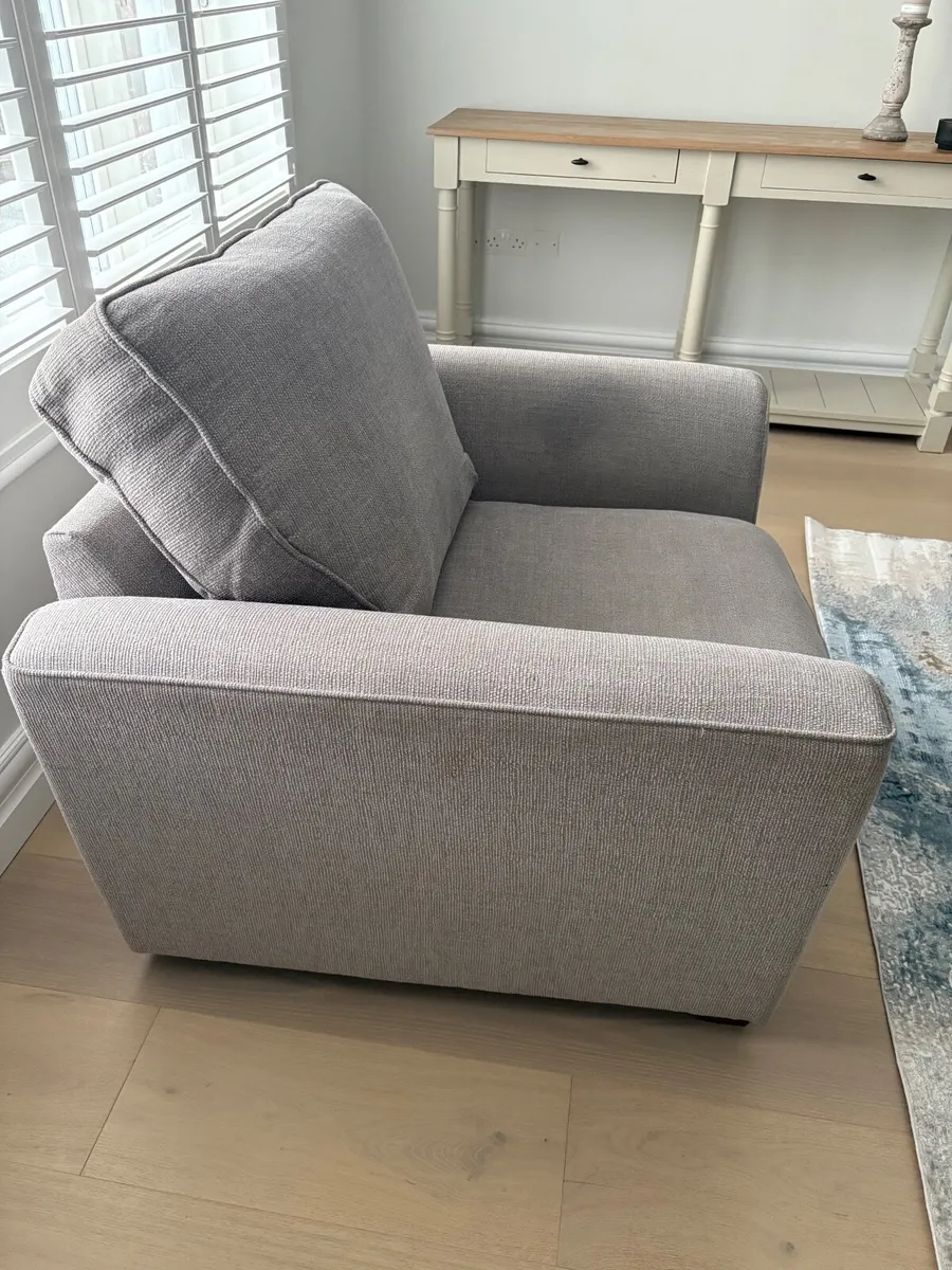 Two seater and one seater - Image 2