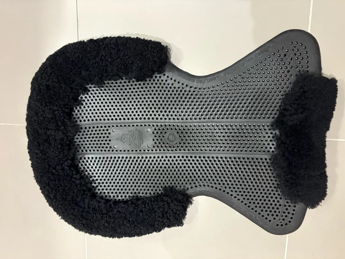 Gel saddle pad