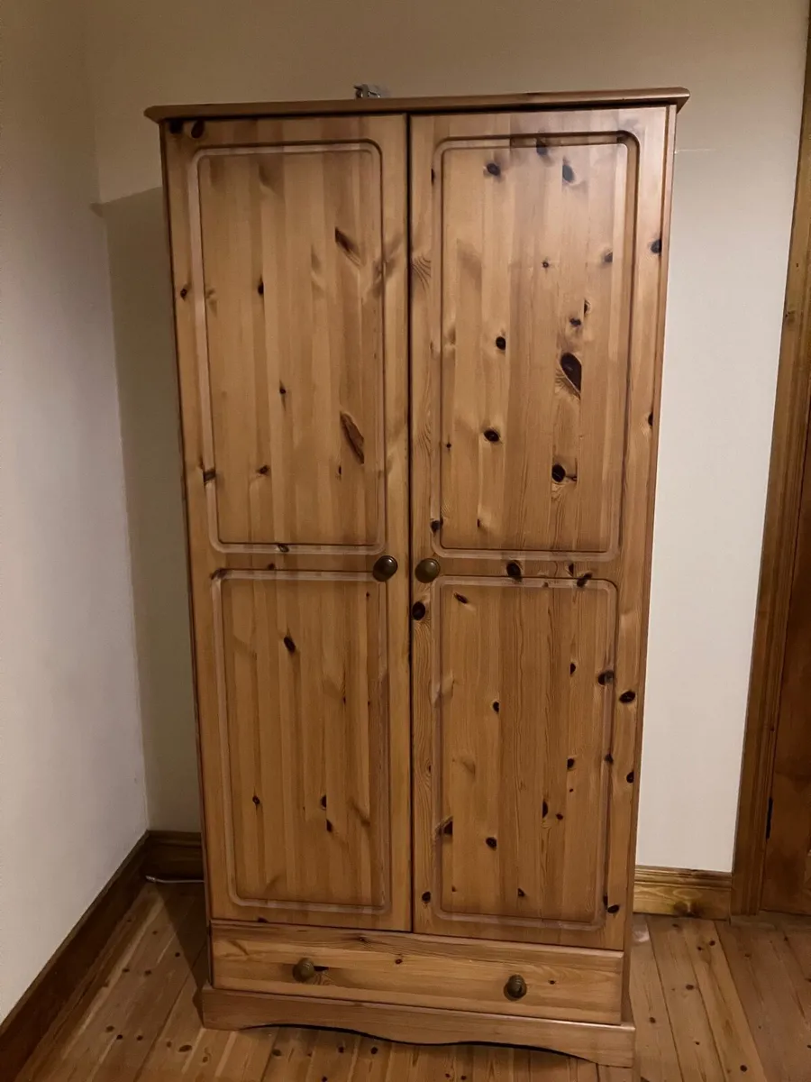 5 x Wardrobes & 4 x Chest of drawers - Image 1