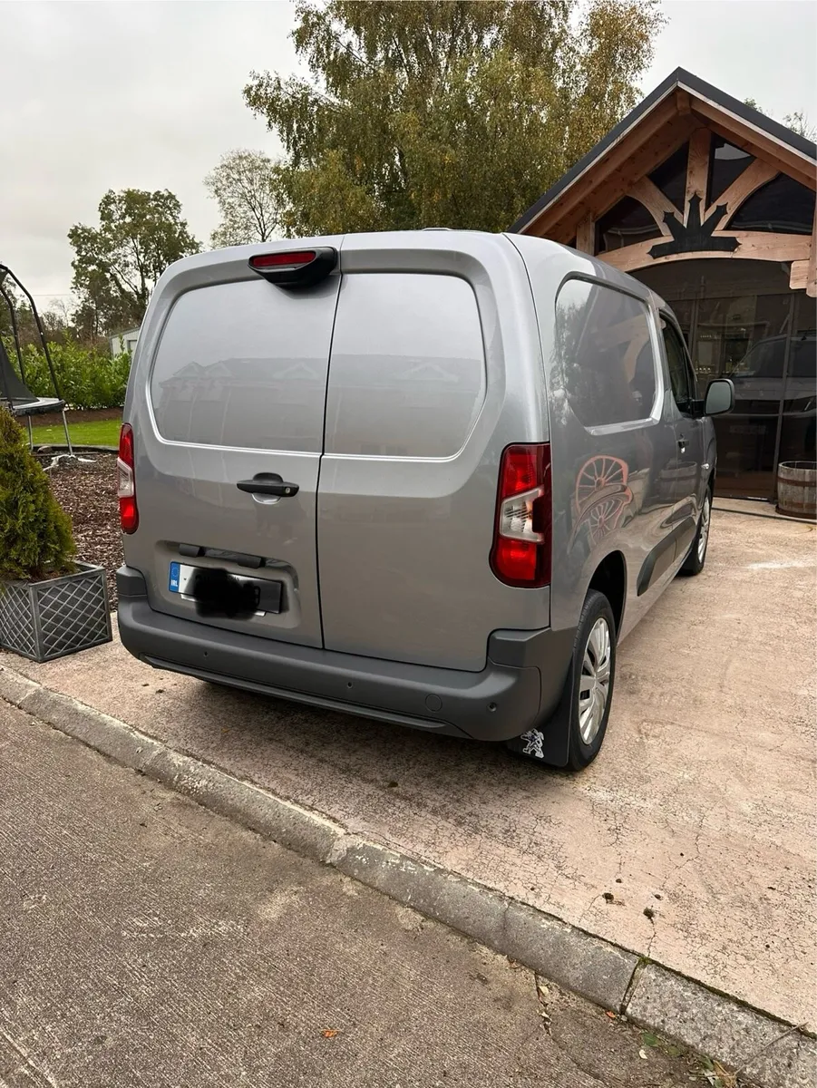 Peugeot partner 1000kg no vat high spec - Image 3